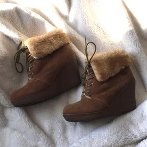 Bearpaw Booties Wedge Heel Ankle Boot Size 7